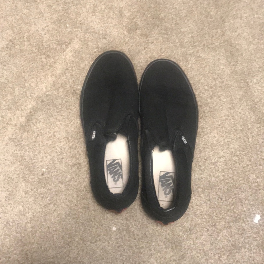 BLACK VANS